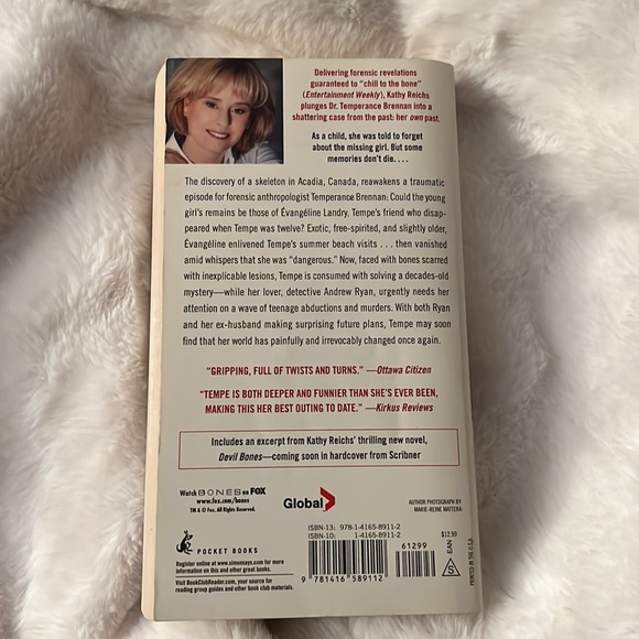 2/$12 Paperback - Bones to Ashes by Kathy Reichs - Picture 2 of 6